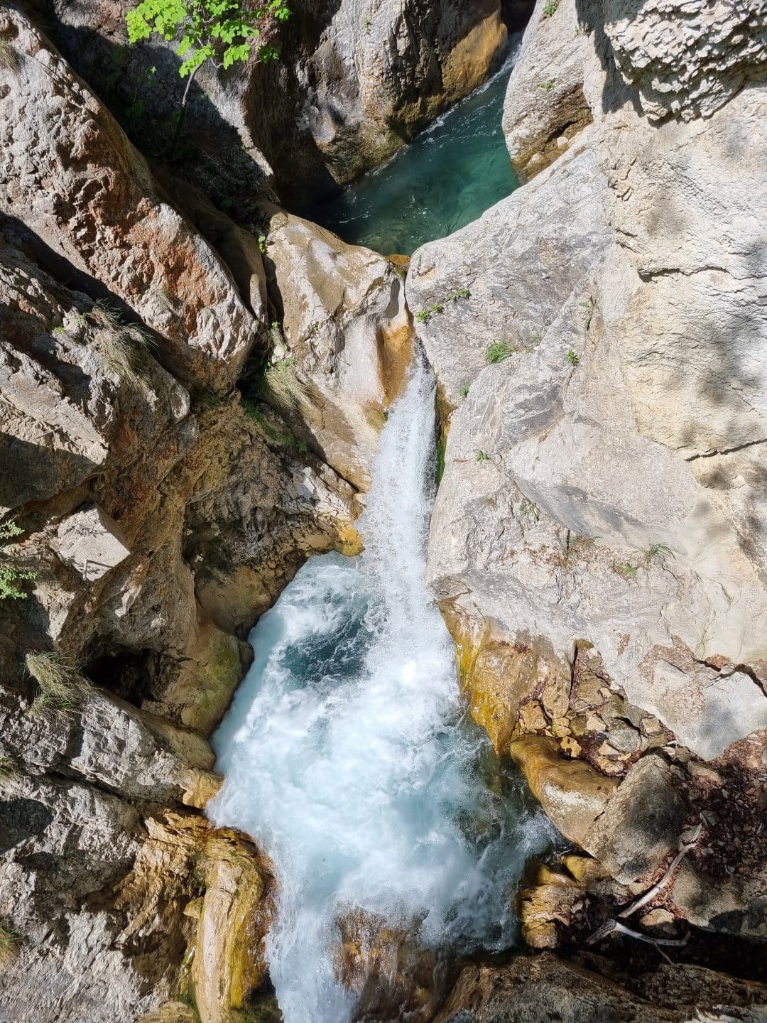 Der 26 Meter hohe Tschaukofall im Sommer